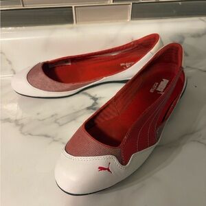 Iconic vintage PUMA FERRARI Y2K 90s 00S cutout leather ballet flats Size 6 US